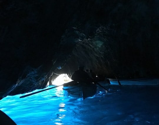 洞窟の夢の夢占い 夢の夢占い