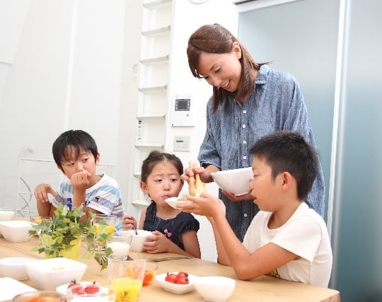 子供に囲まれている夢 子供に囲まれている夢