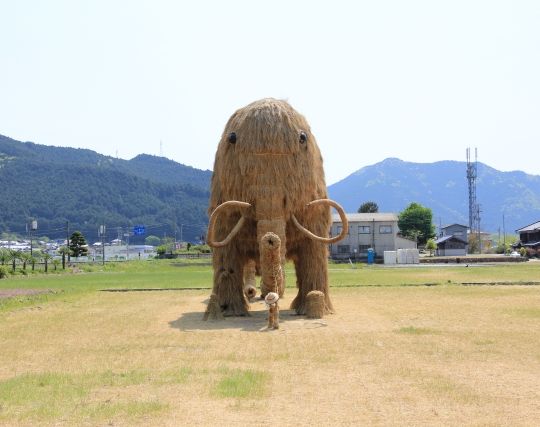 マンモスに追い<strong>かけられる</strong>夢