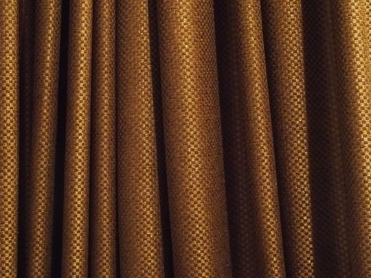 茶色の<strong>カーテン</strong>の夢