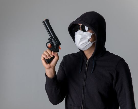 殺人鬼に銃で撃たれる夢 殺人鬼に銃で撃たれる夢