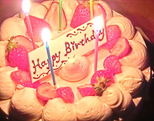 バースデーケーキが印象的な夢 バースデーケーキが印象的な夢