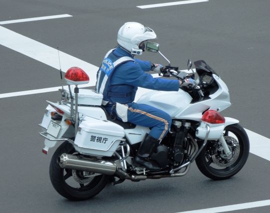 白バイに<strong>追いかけられる</strong>夢