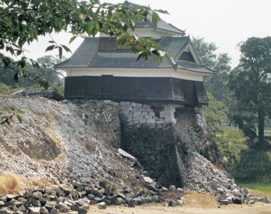 城が崩れ落ちる夢 城が崩れ落ちる夢