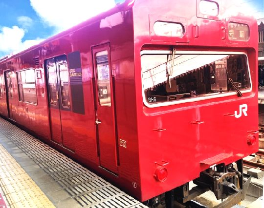 <strong>赤</strong>い電車の夢 <strong>赤</strong>い電車の夢